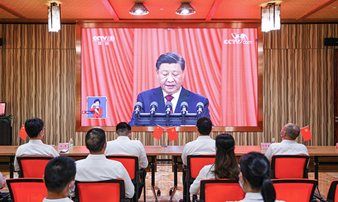 “勠力同心， 勇毅前杏妆  <br>整个党员集中收看二十大开幕盛况